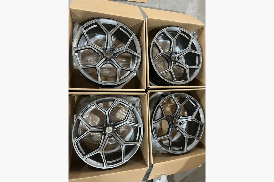 Audi Q8 2018– Kované disky OEM R22 V1 (4 ks) Fotografie 2