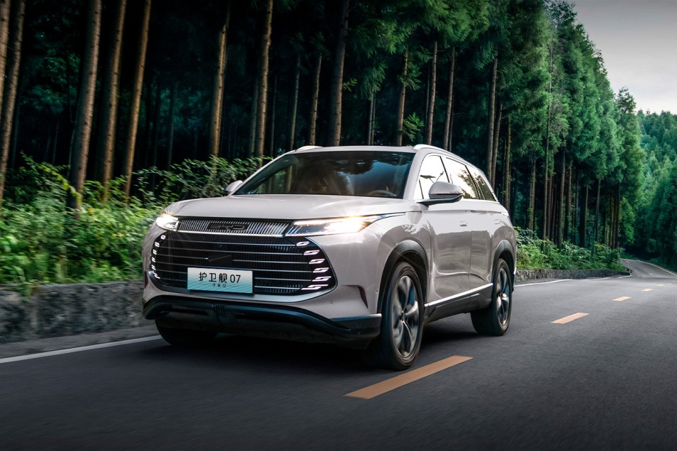 Test BYD Frigate 07: plug-in hybridní SUV s námořní estetikou