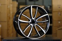 Bentley Bentayga 2015–2025 Kované disky OEM R23 V2 (4 ks) fotografie 1