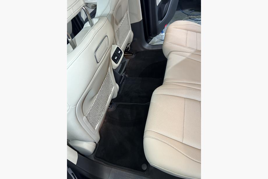 Mercedes GLS X167 2019– Textilní autokoberce Deluxe (3 řady, černé) Fotografie 6