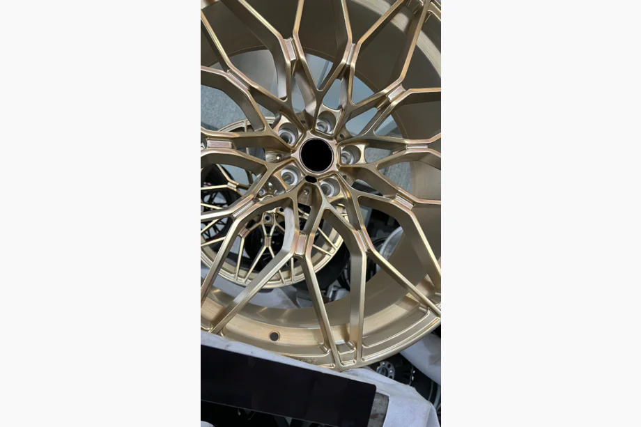 BMW řada 4 G22/23/26 2020– Kované disky OEM R19 R20 V2 (4 ks) Fotografie 4