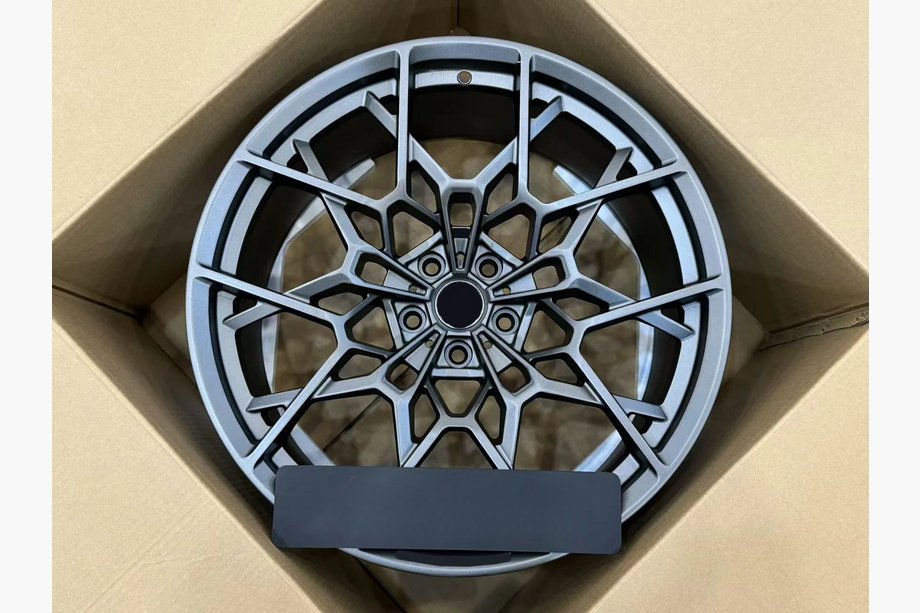 BMW řada 7 G70/G71 2022– OEM kované ráfky R22 V6 (sada 4 ks) Image