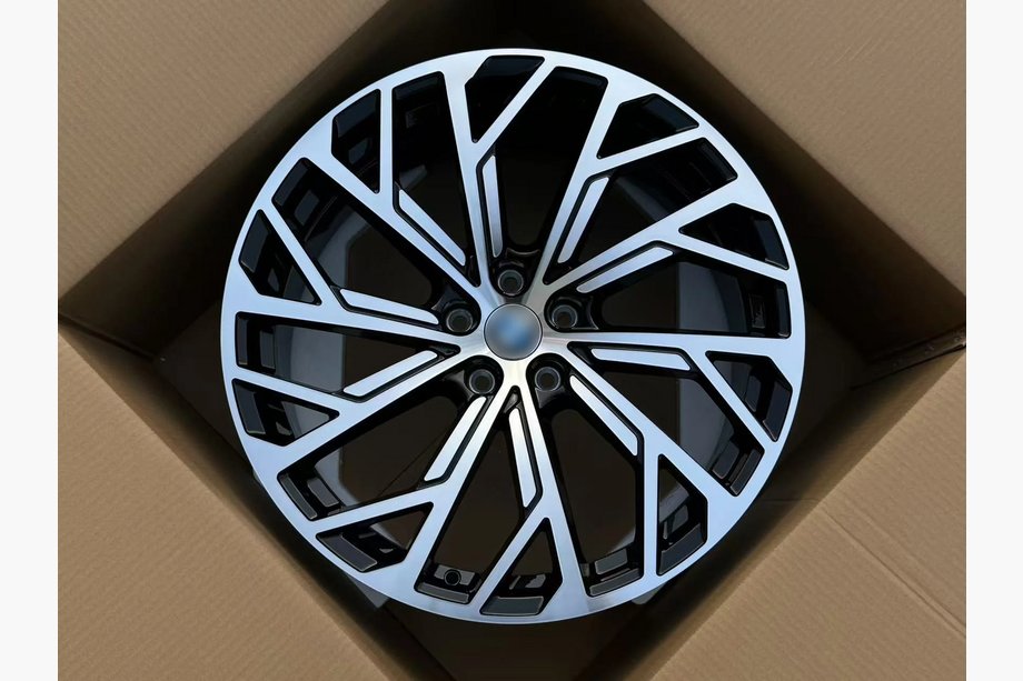 BMW řada 4 G22/23/26 2020– Kované disky OEM R20 V4 (4 ks) Image
