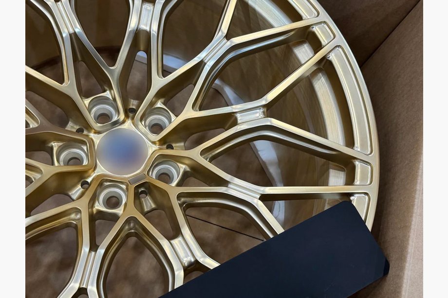 BMW řada 2 G42 2021– Kované disky OEM R19/R20 V4 (4 ks) Fotografie 8