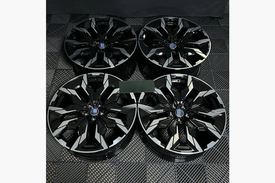 BMW řada 5/i5 G60/G60E/G61 2023– Kované disky OEM R21 V3 (4 ks) Fotografie 4