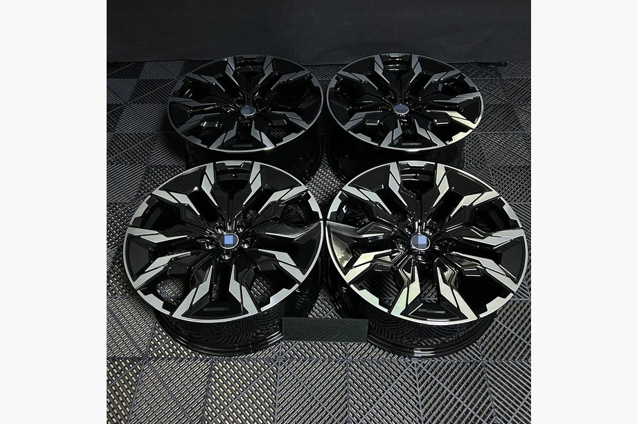 BMW řada 5/i5 G60/G60E/G61 2023– Kované disky OEM R21 V3 (4 ks) Fotografie 3