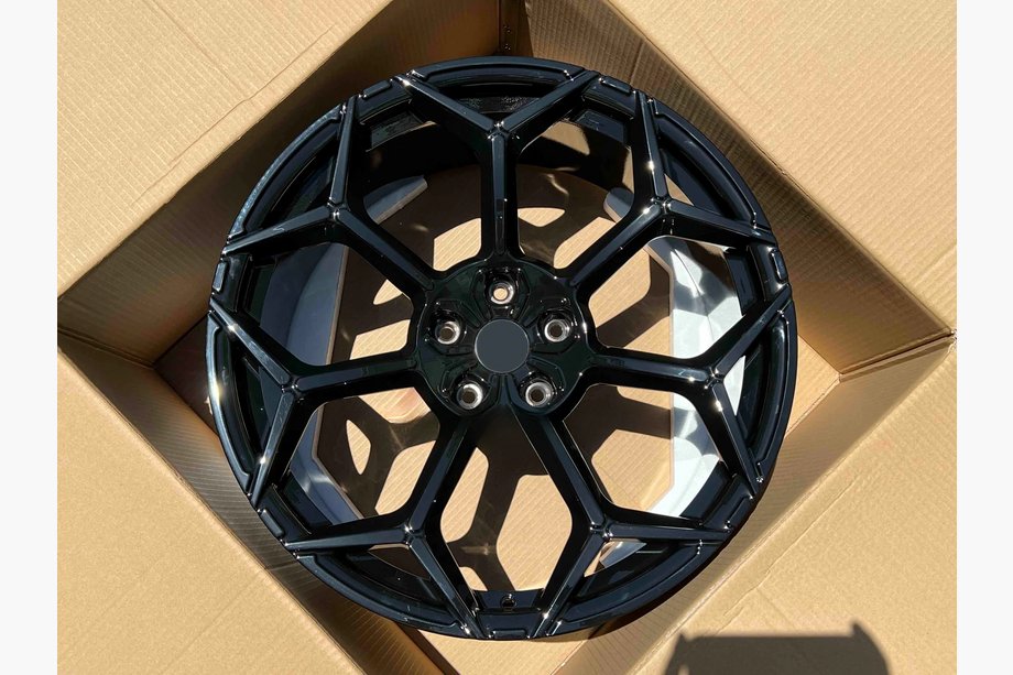 Lamborghini Urus 2018– Kované disky OEM R23 V8 (4 ks) Image