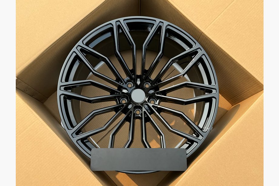 Lamborghini Urus 2018– Kované disky OEM R23 V12 (4 ks) Image