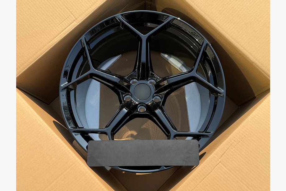 Lamborghini Huracan 2014– Kované disky OEM R20 V3 (4 ks) Image