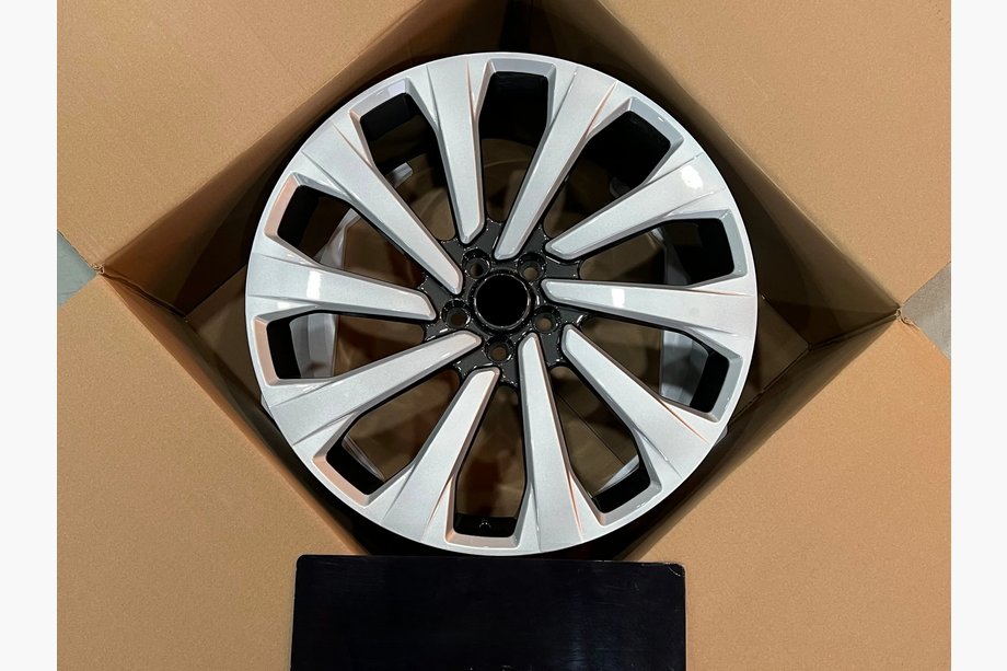 Range Rover V L460 2021– Kované disky OEM R24 V2 (4 ks) Image