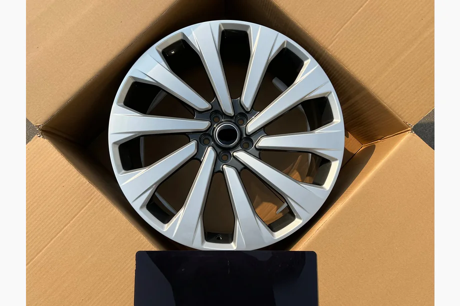 Range Rover V L460 2021– Kované disky OEM R23 R24 V2 (4 ks) Image
