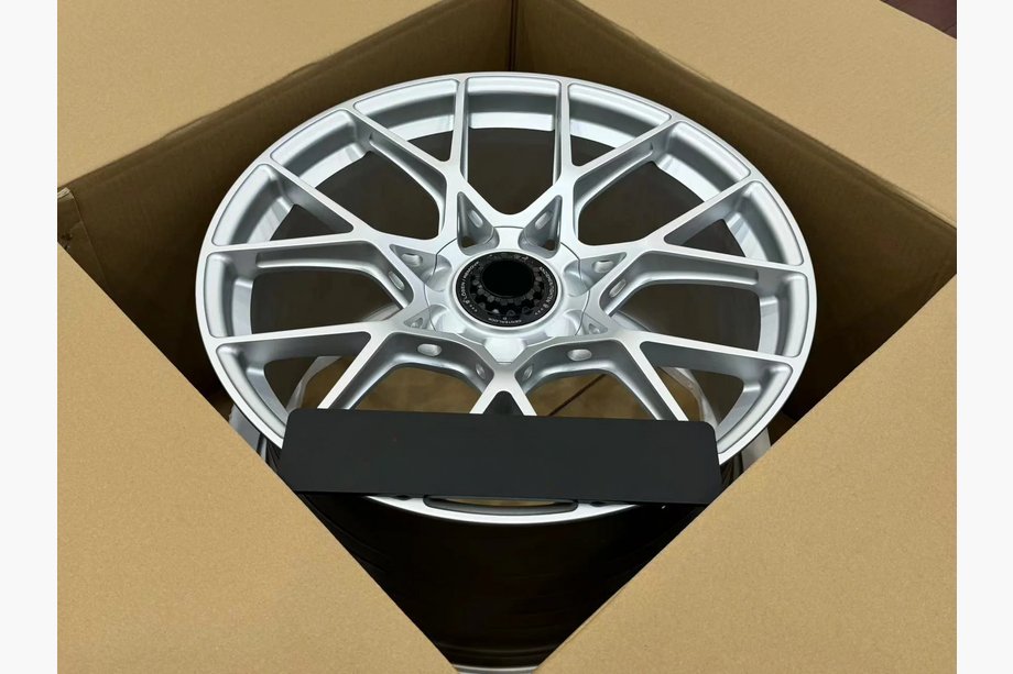 Porsche Boxster/Cayman 982 (718) 2016– Kované disky OEM R20 V2 (4 ks) Fotografie 4