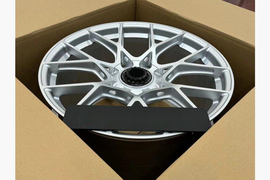 Porsche Boxster/Cayman 982 (718) 2016– Kované disky OEM R20 V2 (4 ks) Fotografie 6