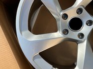 Porsche 911 (992) 2018– Kované disky OEM R20/R21 V11 (4 ks) fotografie 5