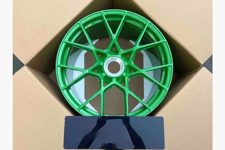 Porsche 911 (992) 2018– Kovaná kola OEM R20 R21 V13 (4 ks) Image