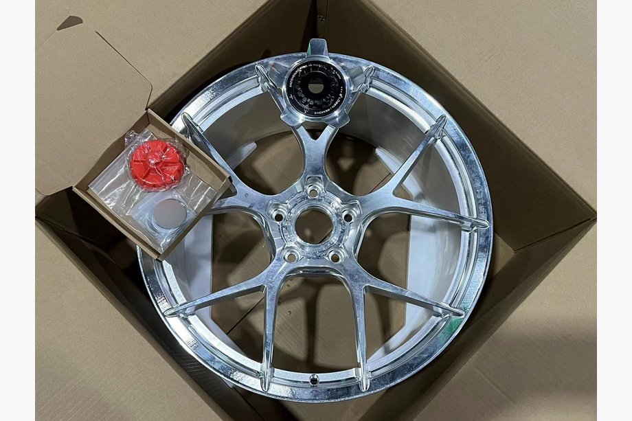 Porsche 911 (992) 2018– Kované disky OEM R20 R21 V15 (sada 4 ks) Image
