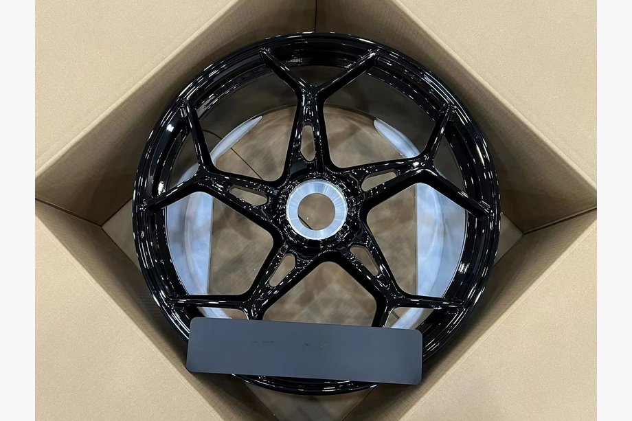 Porsche 911 (992) 2018– Kované disky OEM R20 R21 V17 (4 ks) Image