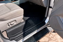Toyota Land Cruiser 100 1998–2007 Gumové autokoberce Niken Luxury 3D (3 ks) fotografie 1
