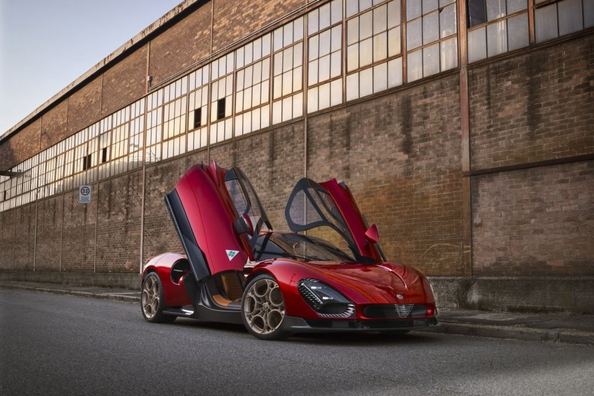 Recenze Alfa Romeo 33 Stradale 2023