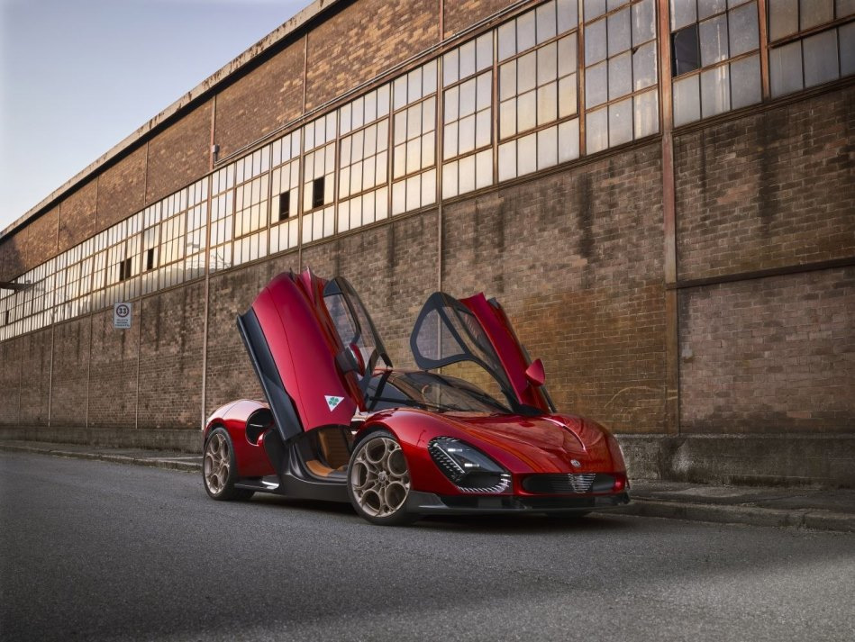 Recenze Alfa Romeo 33 Stradale 2023