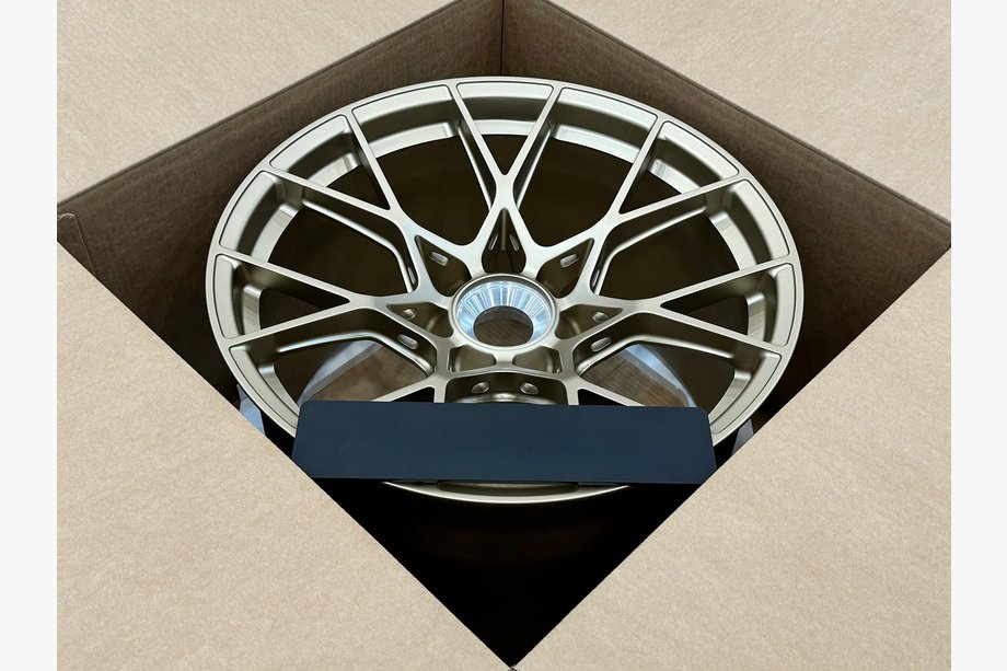 Porsche 911 (992) 2018– Kované disky OEM R20 R21 V32 (4 ks) Fotografie 4