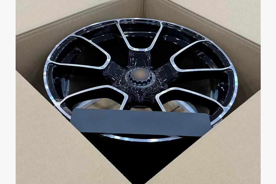 Porsche 911 (992) 2018– Kované disky OEM R20/R21 V34 (sada 4 ks) Fotografie 5