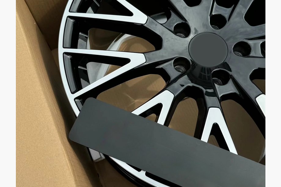 Porsche Panamera 2023– Kované disky OEM R21 V2 (4 ks) Fotografie 8
