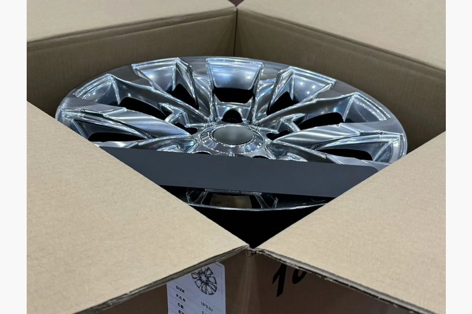 Toyota Land Cruiser 200 2007–2021 Kované disky OEM R18 (4 ks) Fotografie 5