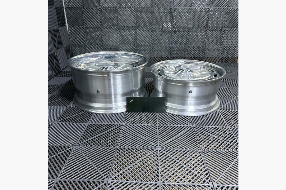 Chevrolet Impala 1961–1964 Kované disky OEM R18/R20 (4 ks) Fotografie 4