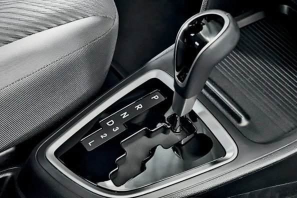 Vyplatí se koupit ojeté auto s automatickou převodovkou?
