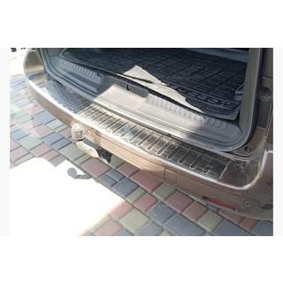 Nerezová ochranná lišta na zadní nárazník s ohybem Carmos fotografie 1