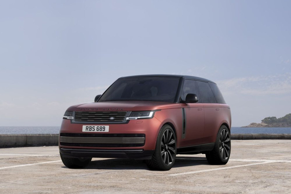 Range Rover SV P530: vrchol luxusu a výkonu