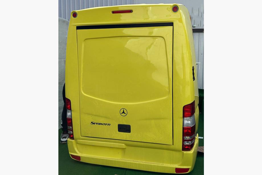 Mercedes Sprinter W906 2006–2018 Závěsný nosič zavazadel (žlutý) Fotografie 4