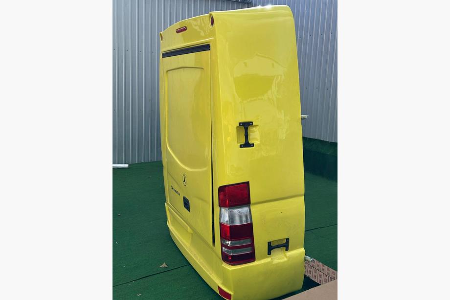 Mercedes Sprinter W906 2006–2018 Závěsný nosič zavazadel (žlutý) Fotografie 8