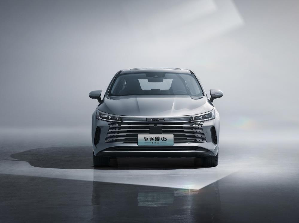 BYD Destroyer 05 DM-i: Recenze hybridního sedanu pro rok 2024