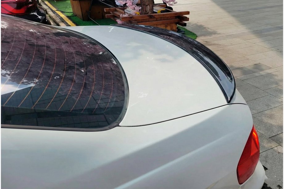 BMW řady 3 E90/E91 2005–2011 Spoiler MP-Style (pro E90, černý lesk) Image