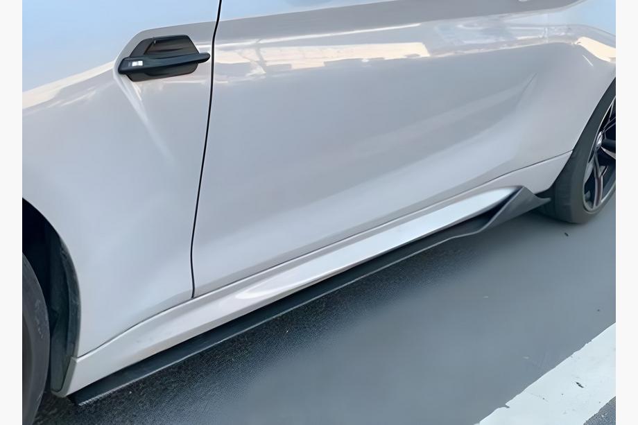 BMW řady 2 F22/F23 2014–2021 Prahové nástavce CS-Style (ABS) Image