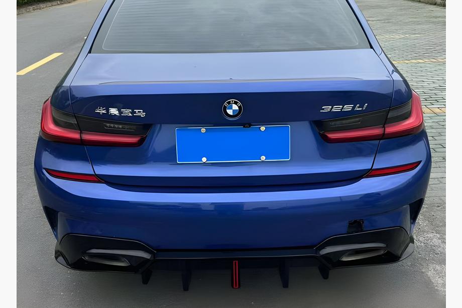 BMW řada 3 G20/G21 2018– Difuzor zadního nárazníku B-Style LED (pro M-Sport 2018-2022, ABS) Image