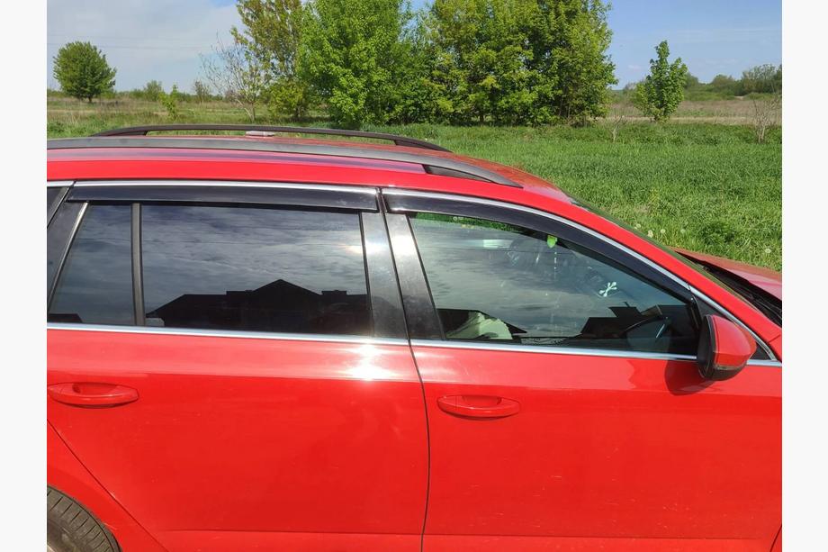 Skoda Octavia IV A8 2020– Okenní ofuky s chromovanou lištou Niken Luxury (SW, 4 ks) Image