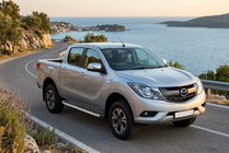 Mazda BT-50 2012– Boční prahy Fullmond (2 ks, hliníkové) fotografie 1