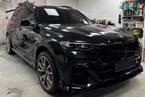 BMW X7 G07 2019– Přední lip spoiler na nárazník Paradigm Black Knight V2 (2018-2022, M-Sport) fotografie 1
