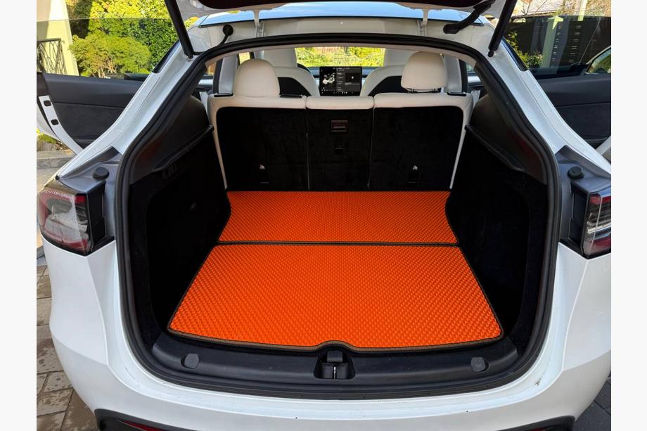 Tesla Model Y 2020– EVA rohož do kufru V2 (2020-2024, Oranžový) Image
