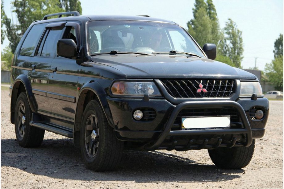 Mitsubishi Pajero Sport 1996–2007 Přední ochranný rám WT003 Black (nerez) Image