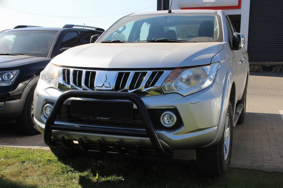 Mitsubishi L200 2015–2024 Přední ochranný rám WT003 Black (nerez) Image
