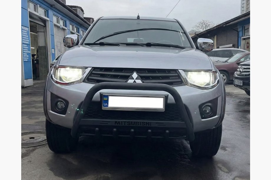 Mitsubishi L200 2006–2015 Přední ochranný rám WT004 Black (nerez) Image