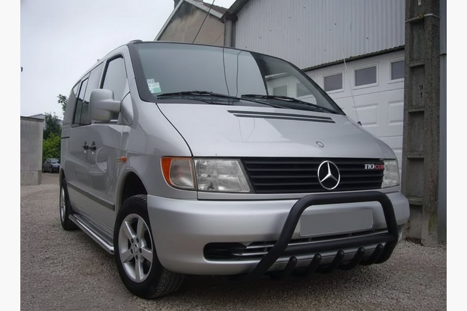 Mercedes Vito W638 1996–2003 Přední ochranný rám (bullbar) WT003 Black (nerez) Fotografie 1