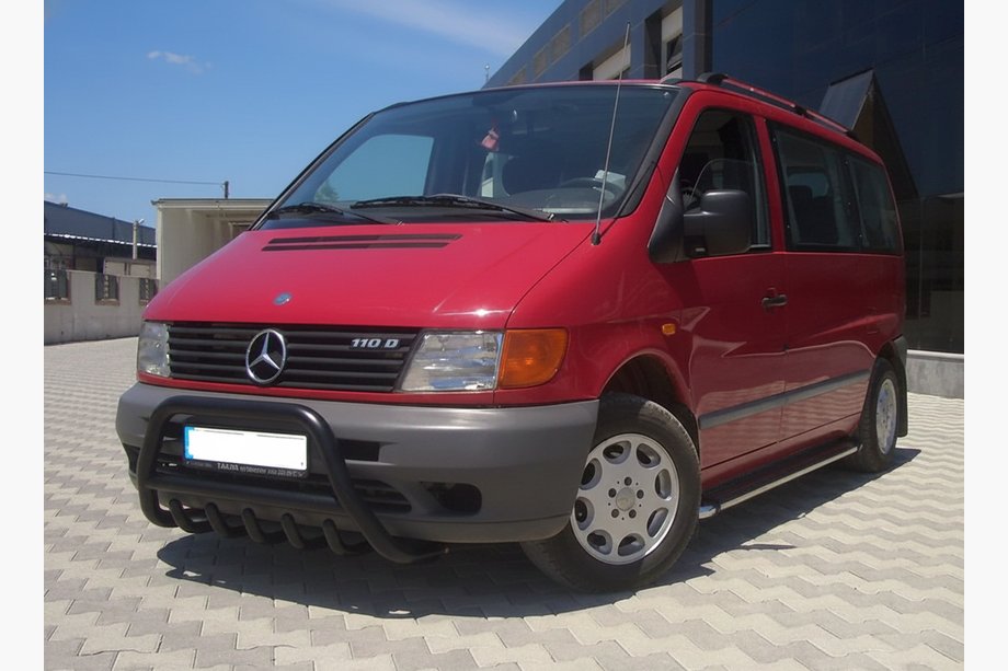Mercedes Vito W638 1996–2003 Přední ochranný rám (bullbar) WT003 Black (nerez) Fotografie 3