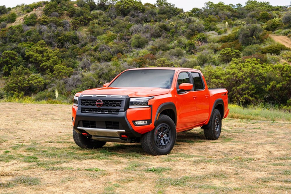 Recenze Nissan Frontier III Crew Cab: Technické specifikace, výbava, fotografie Fotografie 5