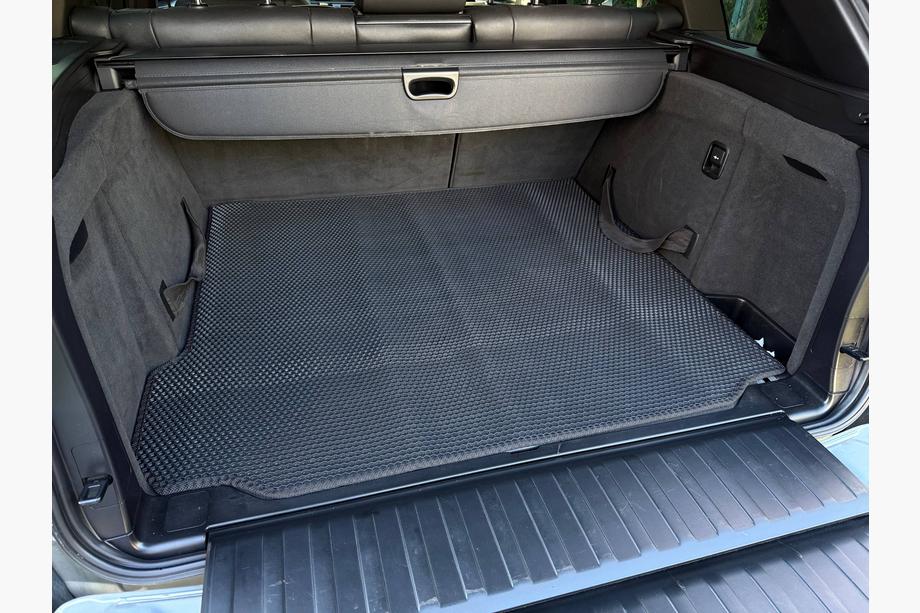 BMW X5 E70 2007–2013 Gumová vana do kufru Carsuit (černá) Image