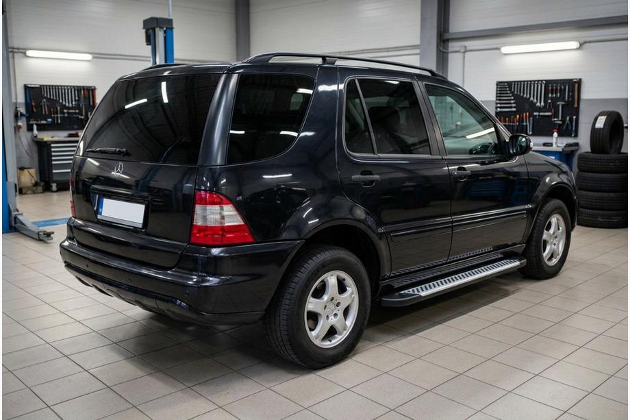 Mercedes ML W163 1997–2005 Boční nášlapy Line (2 ks, hliník) Image